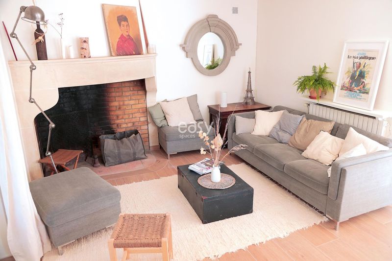 Bohemian style decoration for a photo shoot in Paris, FRANCE, featuring artistic and elegant elements perfect for creative photography sessions